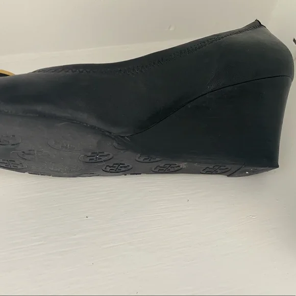 Tory Burch Sally wedge size 8.5 - Picture 9 of 10